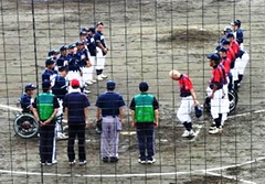 野球経験者は塁審を担当