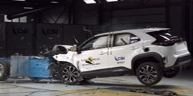 衝突試験（前突）